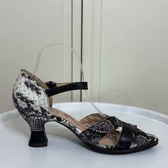 *Rock bottom price!* L'Artiste Spring Step Snake Print Sandal Size 9.5-10 EU 41 - Picture 7 of 11